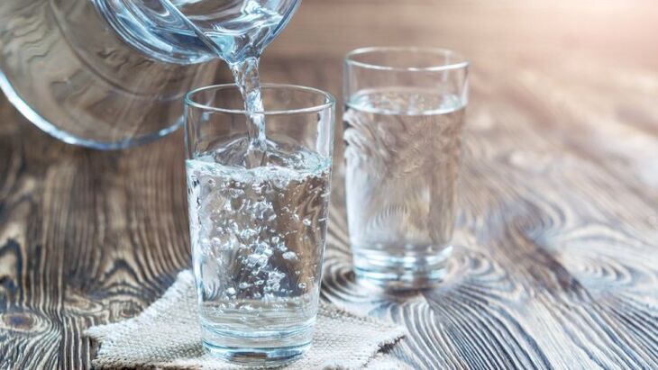 a glass of water for a diet to drink