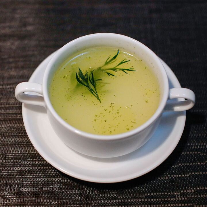 Chicken broth is included in the diet on the third day of the 6-petal diet